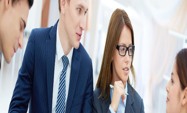 When To Bring In Corporate Lawyers In Dubai